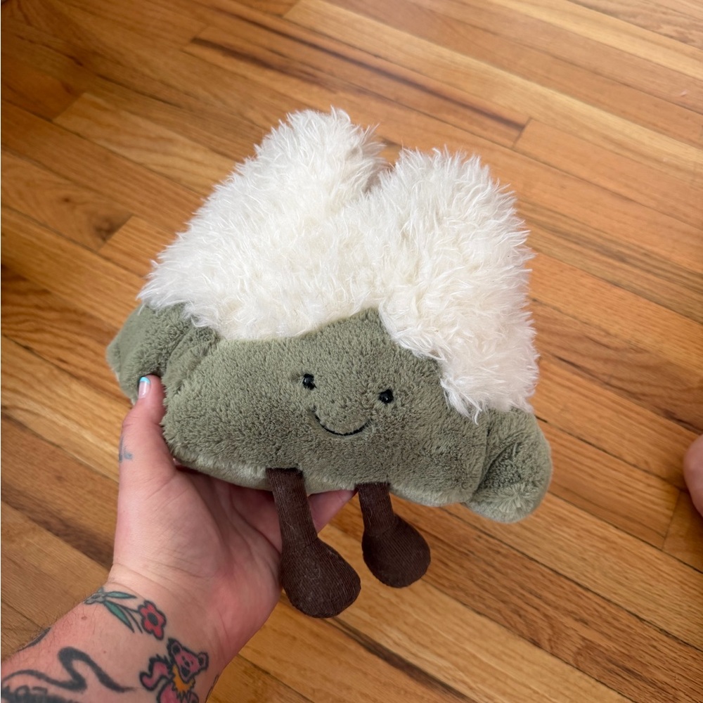 Amusable Mountain Jellycat!!